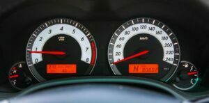 Lees meer over het artikel Wat is een Goede Kilometerstand Voor een Tweedehands Auto