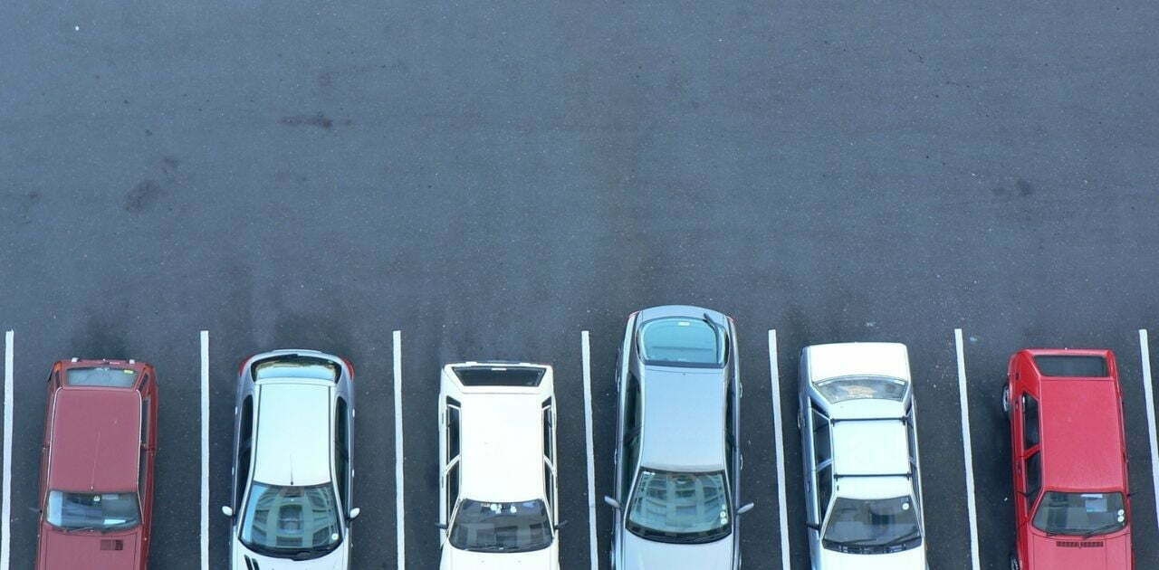 Je bekijkt nu Hoe Lang Mag een Auto Geparkeerd Staan
